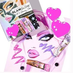 🆕 GLAMGLOW bundle! 💕